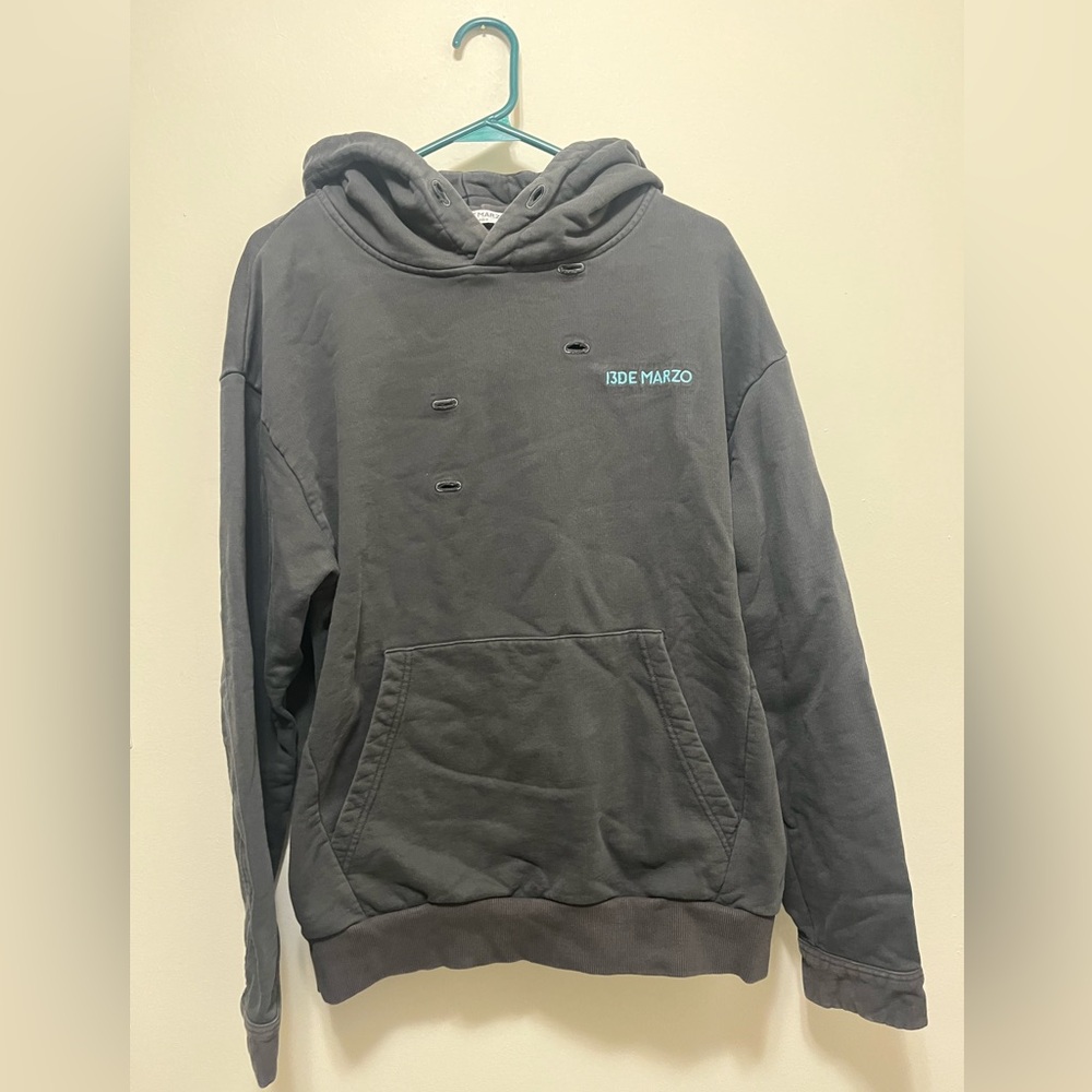 13DE Marzo hoodie medium